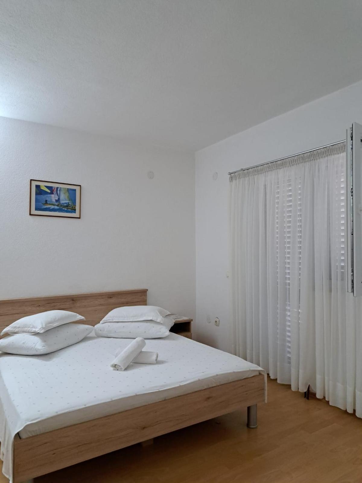 Apartments Garac Дуги-Рат Экстерьер фото