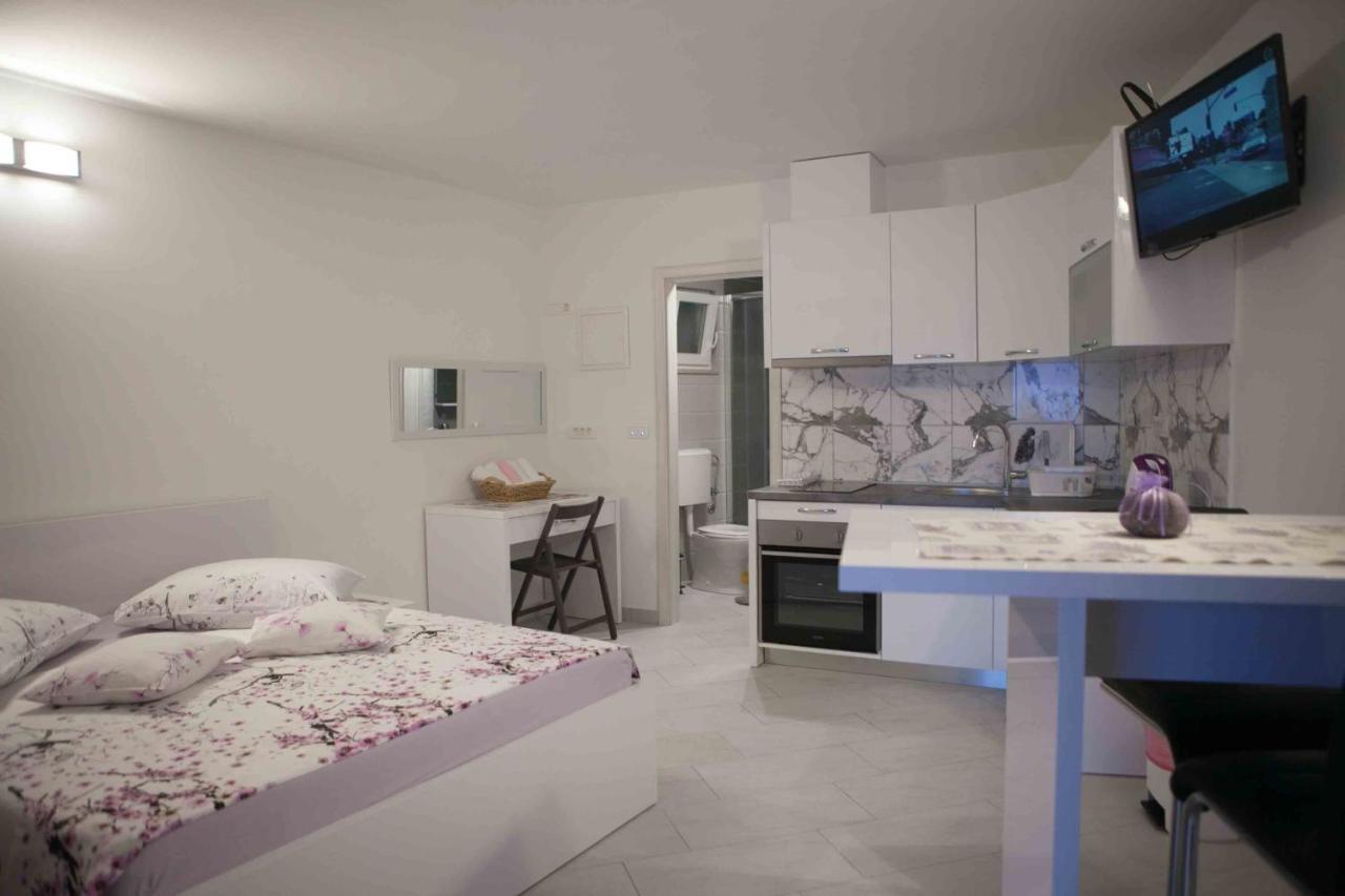 Apartments Garac Дуги-Рат Экстерьер фото