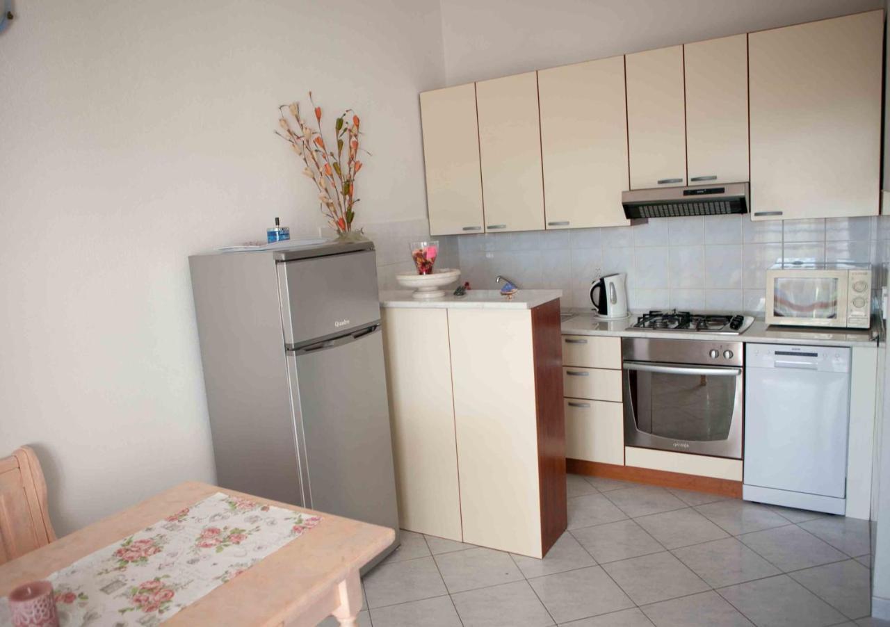 Apartments Garac Дуги-Рат Экстерьер фото